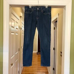 EUC Men's Lucky Brand 110 Slim Jeans Size 32 x 30 Pristine Condition